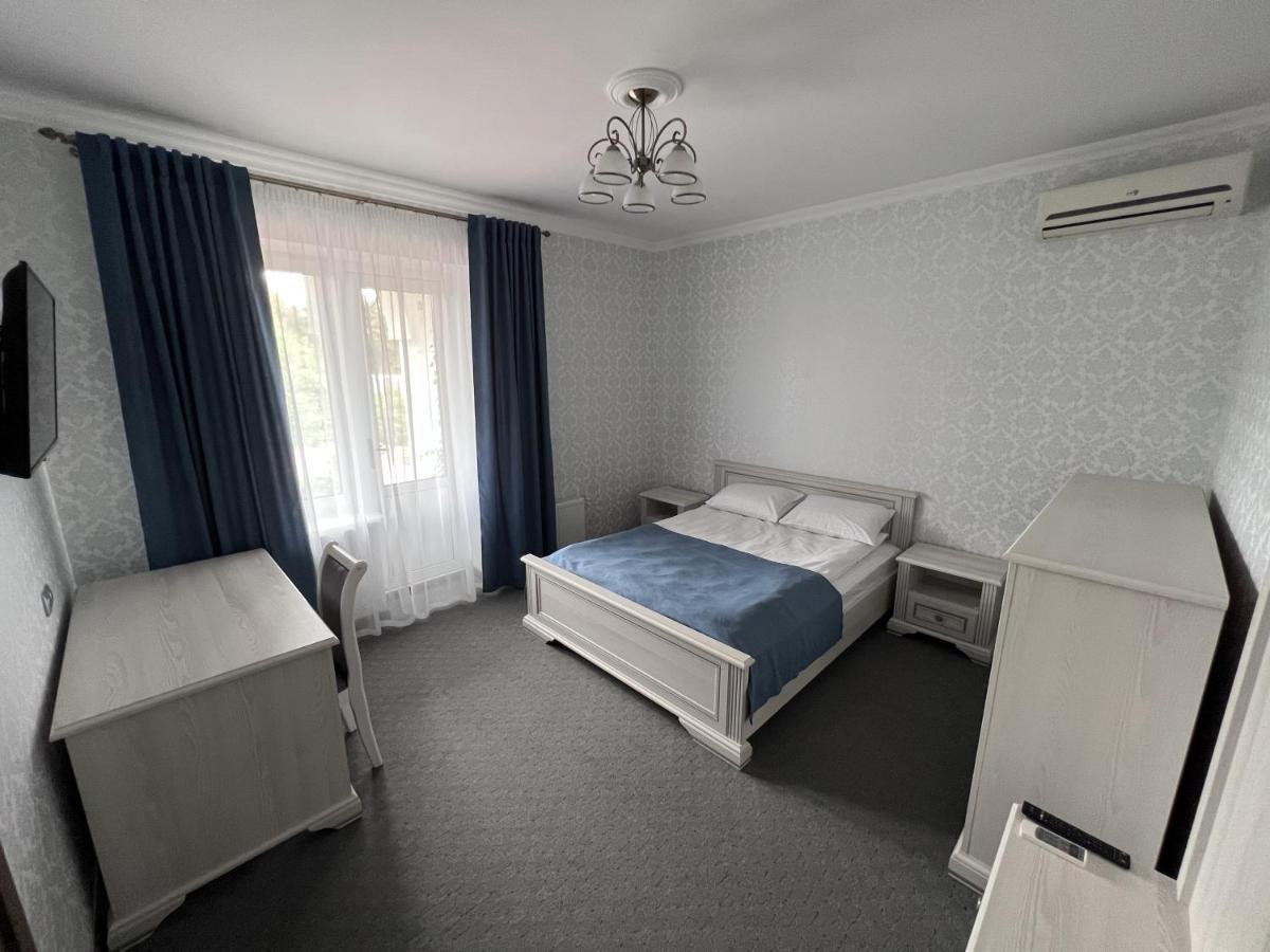 Hotel Zolotoy Fazan Mykolajiw Exterior foto