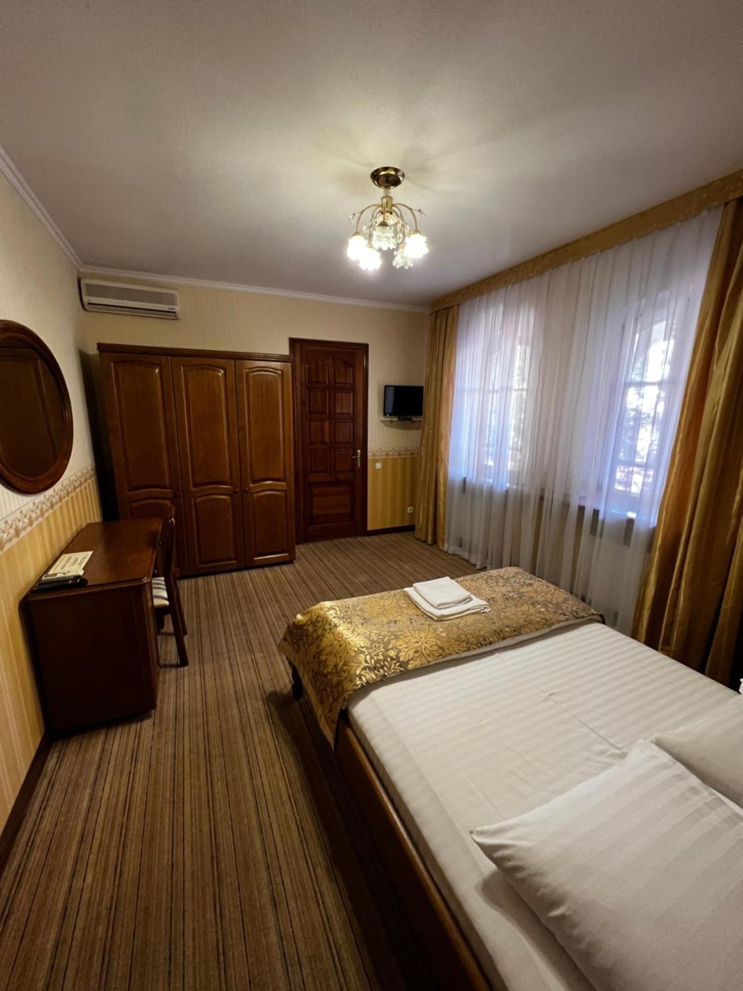 Hotel Zolotoy Fazan Mykolajiw Exterior foto